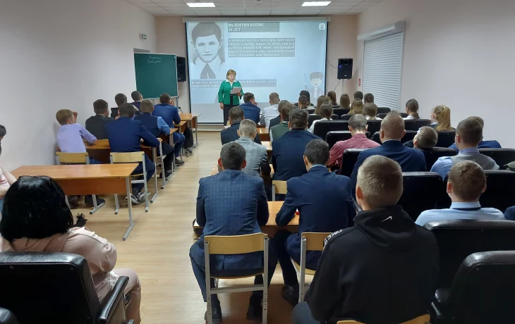 Сегодня в кинозале Дома народного творчества с успехом прошел особый кинопоказ, посвященный Дню Побе