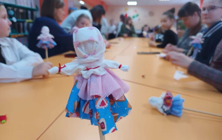 Изготовление народной куклы «Хороводница». Изготовление народной куклы «Хороводница».