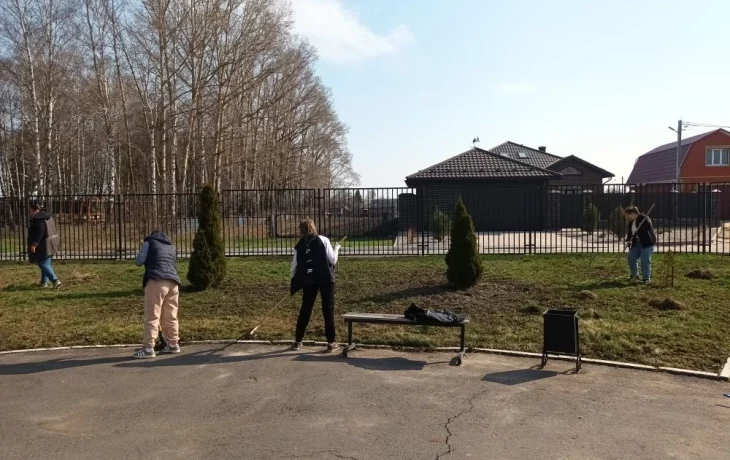 Уборка прилегающей территории!