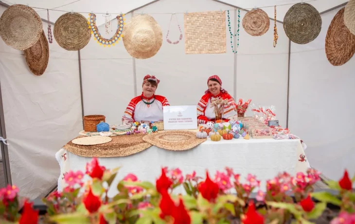 24 мая в Курске состоялось торжественное открытие новой городской скульптуры «Куряночка»! 24 мая в Курске состоялось торжественное открытие новой городской скульптуры «Куряночка»!