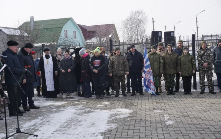 Митинг в память о подвиге десантников 6-й роты 104-го полка 76-й гвардейской воздушно-десантной диви Митинг в память о подвиге десантников 6-й роты 104-го полка 76-й гвардейской воздушно-десантной диви