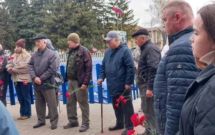 Сегодня в Октябрьском районе состоялся митинг, посвящённый памяти жертв Чернобыльской катастрофы Сегодня в Октябрьском районе состоялся митинг, посвящённый памяти жертв Чернобыльской катастрофы